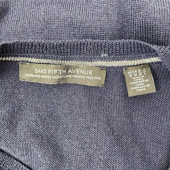 Men's Saks Fifth Avenue Extra Fine Merino Wool V Neck Sweater, Navy Blue, Size M - Picture 5 of 5